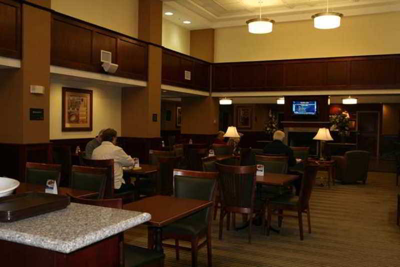 Hampton Inn & Suites Norfolk-Airport Restoran gambar